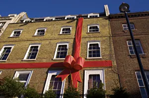Images Dated 4th March 2009: Christmas decorations, London, England, UK
