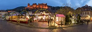 Images Dated 4th April 2018: Christmas market at the Karlsplatz in Heidelberg, Baden-Wurttemberg, Germany