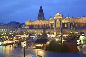 Images Dated 3rd December 2014: Christmas Market, Krakow, Poland, Europe