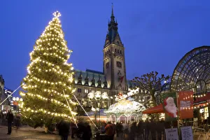Christmas Market, Rathaus, Hamburg, State of Hamburg, Germany