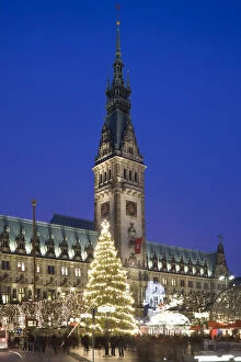 Images Dated 16th December 2008: Christmas Market, Rathaus, Hamburg, State of Hamburg, Germany