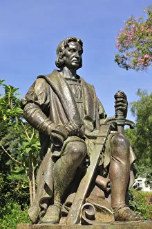 Christopher Columbus (Cristovao Colombo) statue. Funchal, Madeira Christopher Columbus (Cristovao Colombo) statue. Funchal, Madeira