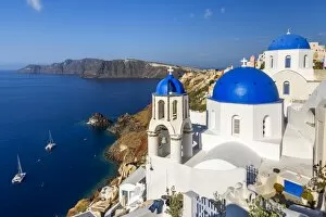 Images Dated 17th May 2017: Church with blue domes in Oia, Santorini, South Aegean, Greece