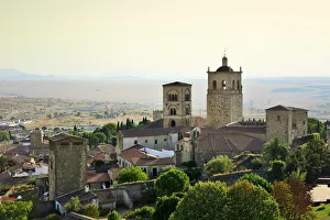The Church of Santa Maria la Mayor with its two towers, dating back to the 15th century
