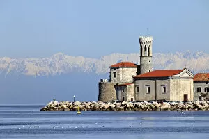 Adriatic Coast Gallery: Church of St. Klement and the Punta Lighthouse, Piran, Primorska, Adriatic Coast