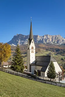 Church of Stern or La Villa in front of the Heiligkreuzkofel, Abtei or Badia, Gadertal