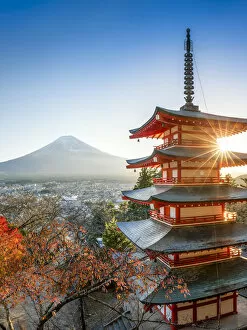 Images Dated 8th March 2017: Chureito Pagoda with Mount Fuji during autumn season, Fujiyoshida, Yamanashi prefecture