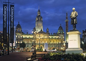 <b class=qtipBold><figcaption>City Chambers, George Sq</figcaption></b><br>City Chambers, George Sq. Glasgow, Scotland<br><em>© Jon Arnold Images Ltd</em> City Chambers, George Sq