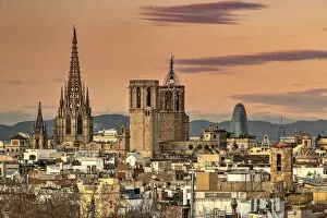 Images Dated 30th March 2020: City skyline and Cathedral of the Holy Cross and Saint Eulalia, Barcelona, Catalonia