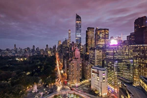 Images Dated 14th December 2015: City skyline at dusk with Central Park, Manhattan, New York, USA