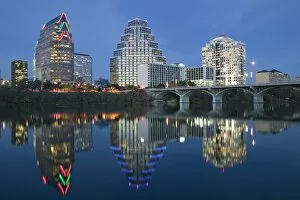 Images Dated 12th December 2005: City Skyline along Town Lake, Austin, Texas, USA