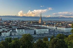 Images Dated 11th November 2015: City skyline, Turin, Piedmont, Italy