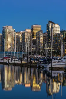 Images Dated 17th August 2016: City skyline at twilight, Vancouver, British Columbia, Canada