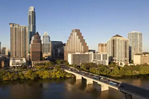 Images Dated 11th February 2014: City skyline viewed across the Colorado river, Austin, Texas, USA