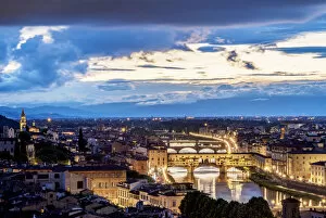 Images Dated 15th July 2019: Cityscape with Ponte Vecchio and Arno River at dusk, Florence, Tuscany, Italy