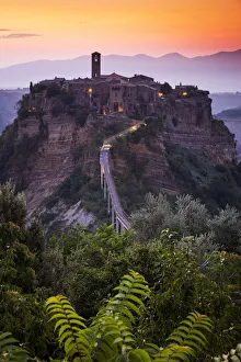 Images Dated 19th May 2016: Civita di Bagnoregio, Viterbo, Lazio, Central Italy, Europe. Warm sunrise