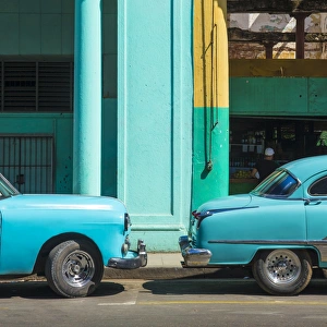1950s Prints: Classic 50s American cars, Avenida de Italia, Centro Habana, Havana, Cuba