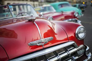 Images Dated 1st February 2013: Classic American Car (Chevrolet), Havana, Cuba