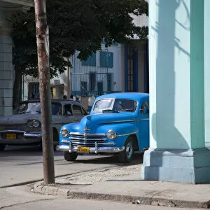 Images Dated 1st February 2013: Classic American Car (Plymouth), Havana, Cuba
