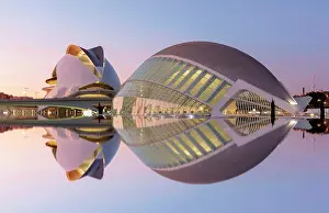 Classic Prints: Classic view of the Ciudad de los artes y ciencias (City of Arts and Sciences)