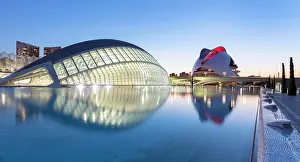 Classic Prints: Classic view of the Ciudad de los artes y ciencias (City of Arts and Sciences)