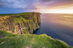 Images Dated 20th June 2016: Cliffs of Moher (Aillte an Mhothair), Doolin, County Clare, Munster province, Ireland