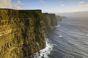 Images Dated 10th September 2008: Cliffs of Moher, County Clare, Ireland
