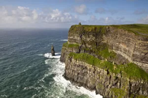 Images Dated 4th December 2009: Cliffs of Moher, County Clare, Ireland