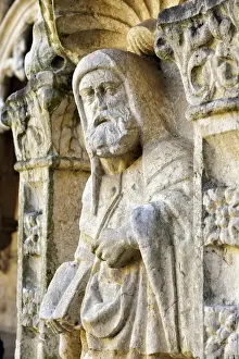 Detail of the Cloisters of the Jeronimos Monastery (Mosteiro dos Jeronimos), in manueline