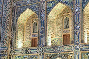 Samarkand Gallery: Close up of Tilla Kari, Tilya Kori, Madrasah by night. Registan square, Samarkand