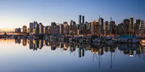 Images Dated 2nd October 2017: Coal harbour, Vancouver, British Columbia, Canada
