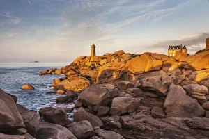 Bretagne Collection: Coast with the Phare de Ploumanac`h, Cote de Granit Rose, Cotes-d Armor Brittany