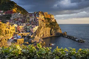 Images Dated 10th April 2015: The coastal village of Manarola, Cinque Terre, Liguria, Italy