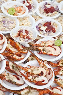 Images Dated 11th January 2010: Colombia, Bolivar, Cartagena De Indias, Rosario Island, Plates of Prawns and Lobster