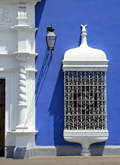 Trujillo Gallery: Colonial buildings, Plaza de Armaz, Trujillo, Peru