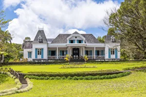 Mauritian Prints: The colonial house Le Domaine des Aubineaux