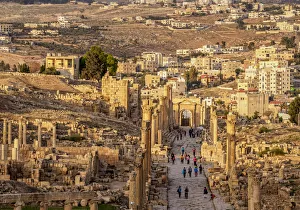 Colonnaded Street or Cardo at sunset, Jerash, Jerash Governorate, Jordan