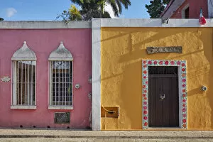 Images Dated 19th May 2022: Colorful colonial houses on the 'Calzada de los Frailes'street, Valladolid, Yucatan, Mexico
