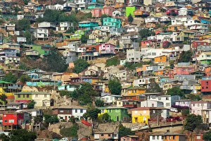 Images Dated 4th August 2022: Colorful houses, Valparaiso, Valparaiso Province, Valparaiso Region, Chile