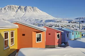 Images Dated 3rd November 2014: Colorful row of houses, Qeqertarsuaq, Disko Island, Greenland