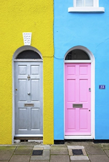 Entrance Prints: Colourful houses on a street in Brighton, City of Brighton and Hove, East Sussex, England