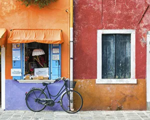 Bicycle Gallery: Colourful Shop & Bike, Burano, Venice, Italy