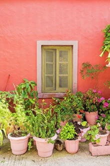 Images Dated 10th July 2023: Colourful windows, Fiscardo, Kefalonia, Ionian Islands, Greek Islands, Greece