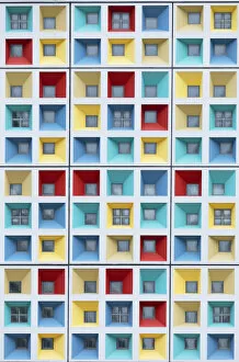 Images Dated 1st October 2019: Colourful windows, Hong Kong