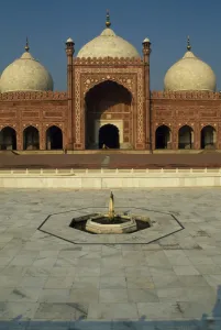 Islamic Republic Of Pakistan Gallery: Completed in 1676 AD by the Mughal emperor Aurangzeb