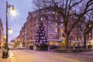 Images Dated 24th December 2017: The Connaught hotel, Mayfair, London, Engand, UK
