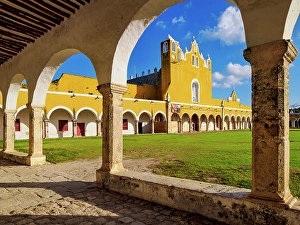 San Antonio Prints: Convent of San Antonio de Padua, Izamal, Yucatan State, Mexico