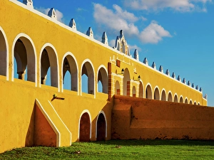 San Antonio Prints: Convent of San Antonio de Padua, Izamal, Yucatan State, Mexico