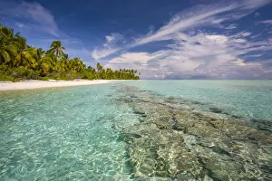Cook Islands, Aitutaki Atoll, Tropical island and beach
