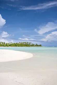 Cook Islands, Aitutaki Atoll, Tropical island and beach